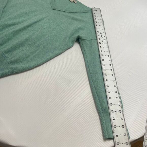 Label + Thread Women’s Green V Neck Cashmere Pullover Sweater Size Medium - Picture 4 of 9